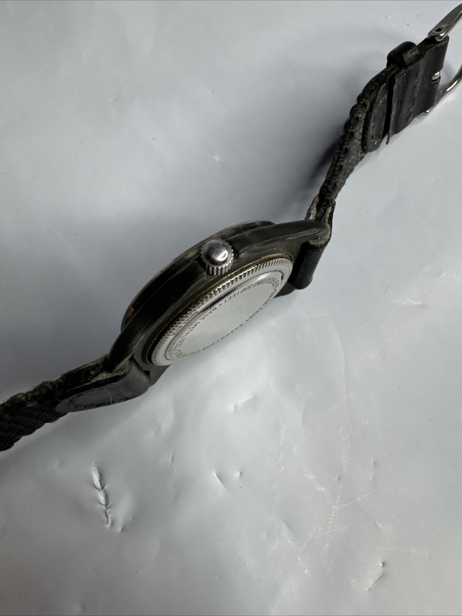 Vintage Victorinox Swiss Army Womens Watch 33mm Silver Tone Date New Battery Victorinox Swiss Army Original Watch Women 33mm White Dial  main image 4