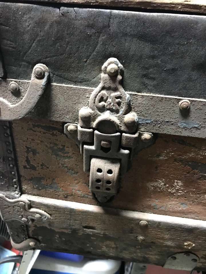 Antiguo baúl de viaje Empire Circa 1880 Crouch & Fitzgerald Nueva York Foto 2 de 4