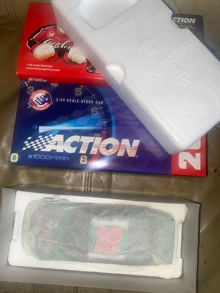 NASCAR-Bobby Labonte #18, 2001 Grand Prix. Interstate Batteries/Coca-Cola Polar - Image 3 of 4