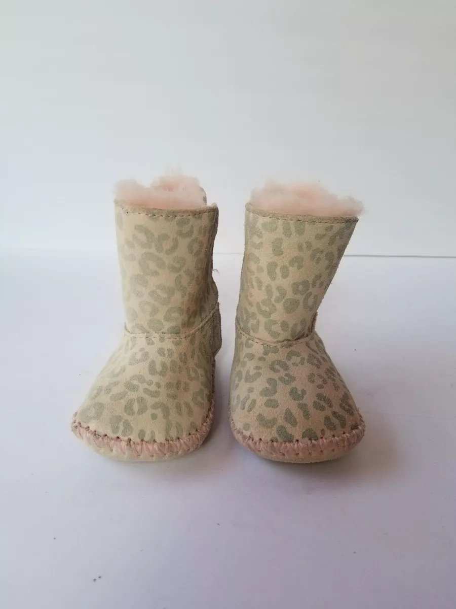 Infant ugg top boots size 7