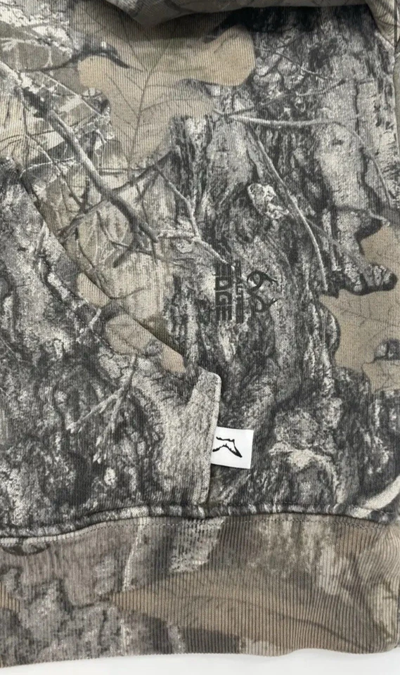 Sudadera con Capucha Akimbo Realtree Camuflada Talla:M Estado:9.2/10 se ajusta a cuadrada y recortada Foto 3 de 4