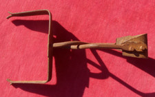 Ancien Petit  Piège à Taupe en fer !