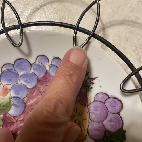 2 Vintage Porcelain Wall Plates With Decorative Metal Hangers-Hand Painted - Picture 2 of 18