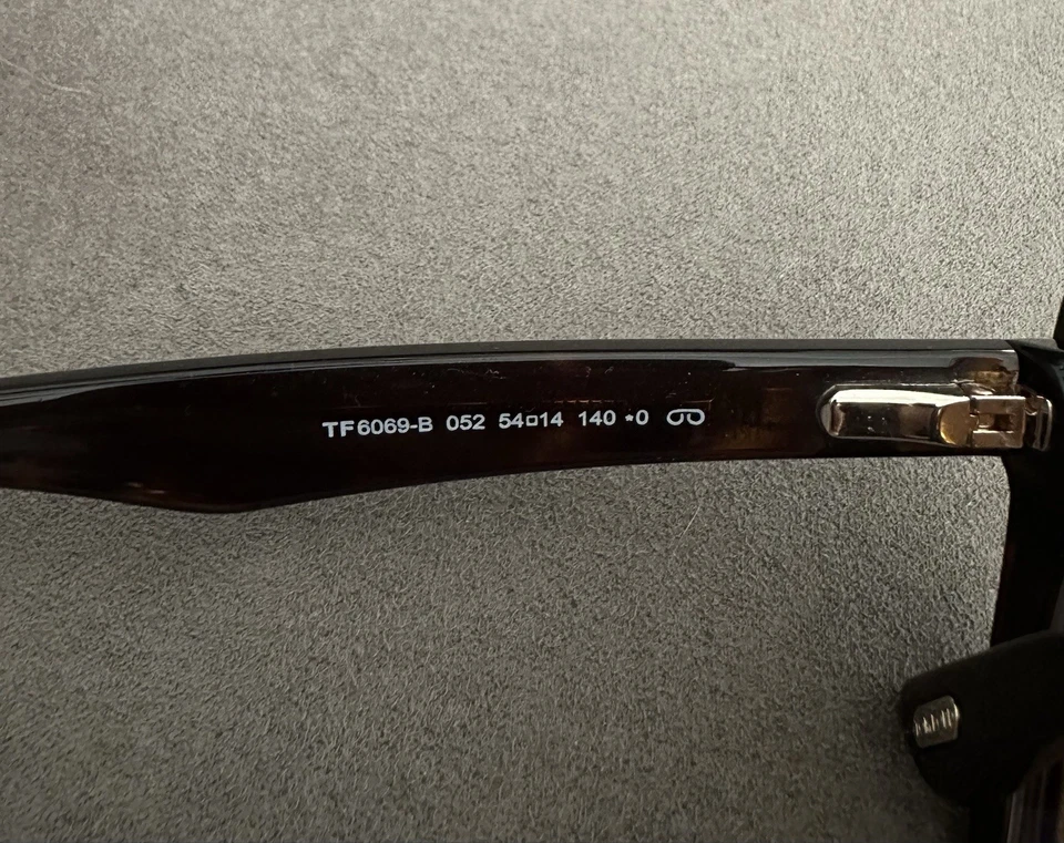 Tom Ford 6069太阳镜夹眼镜 — 第 3/4 张图片