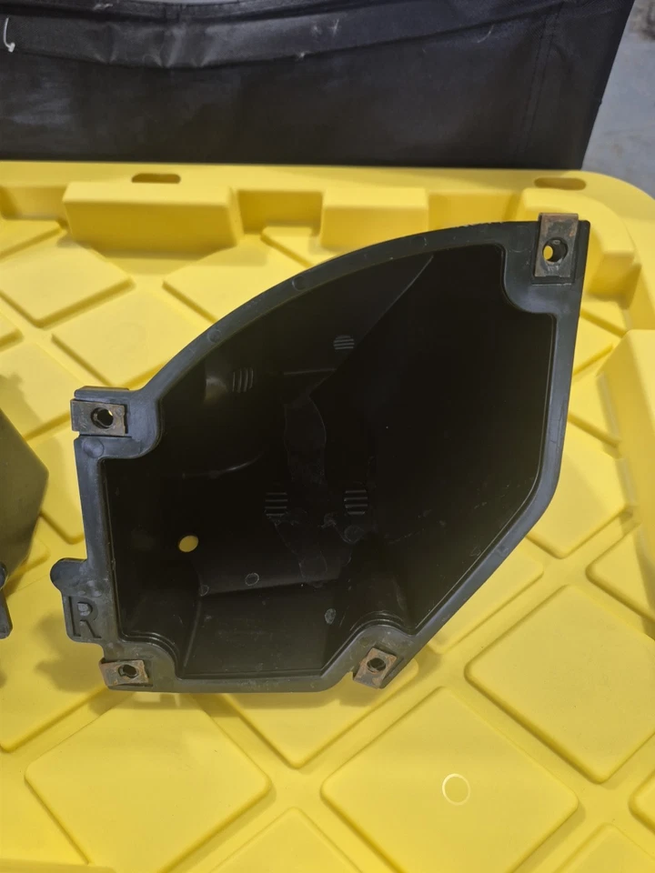 扬声器外壳 2012 Can-Am Spyder RT-S Roadster SE5 2843A 705003092 70500916 — 第 3/4 张图片