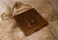 Vtg Volupte 1950s Square Gold Tone Powder Compact Red & Clear Crystal Accents