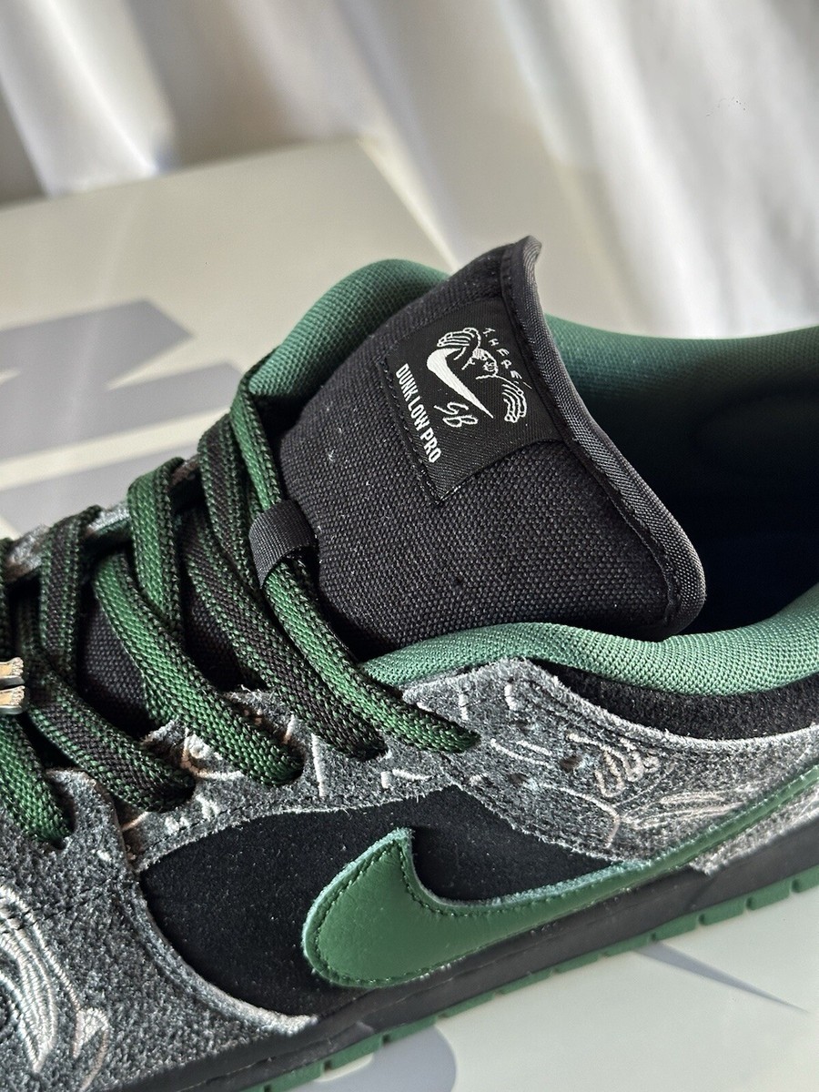 スケートボード Nike SB Dunk Low Pro Black and Green Nike SB Dunk Low There Skateboards – EKICKS