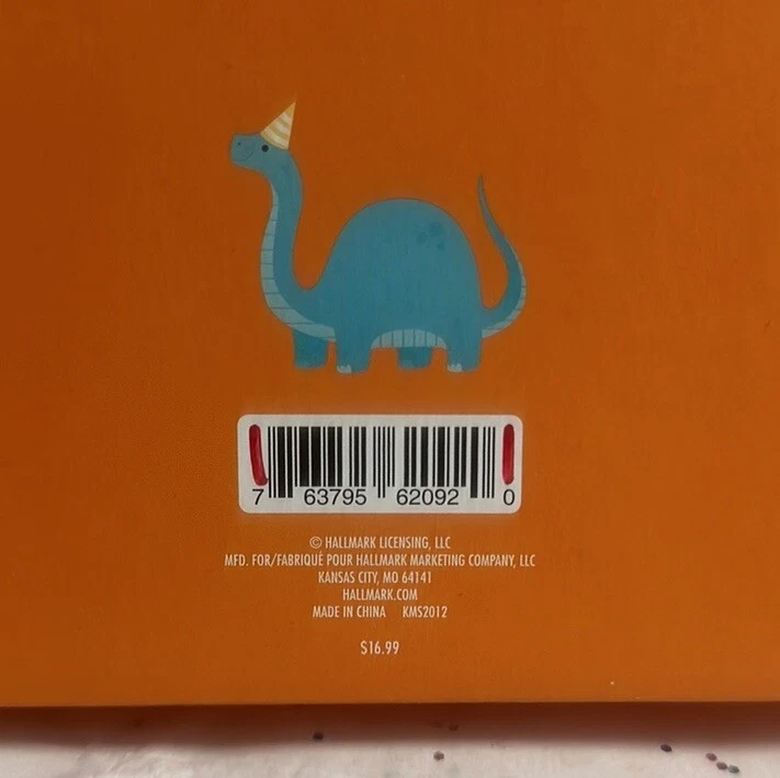 HALLMARK DINOSAUR PARTY PACK: FELT BANNER & NAPKINS: NEW WITH TAGS - Image 3 of 4