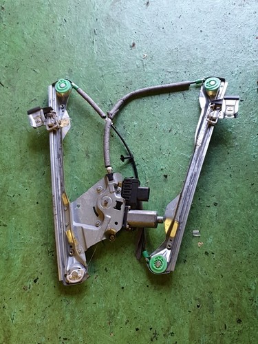 2001 FORD FOCUS N/S Passengers Left Front Door Window Motor Regulator - Picture 2 of 2