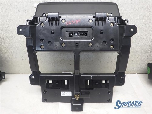 2023 Yukon XL1500 SLT ID-86823150 Radio Screen 1169439 - Picture 2 of 12
