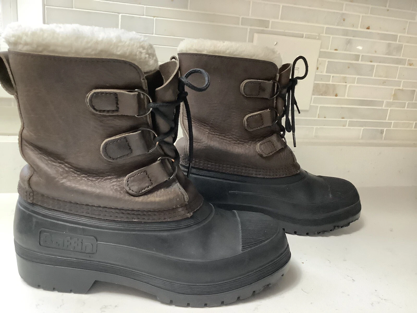 Baffin - Canada Insulated Waterproof Snow Boot Leather Men’s Sz 7 Woman’s Sz 9