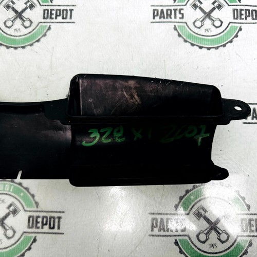06-13 BMW E90 E91 E92 E93 328xi FRONT HOOD AIR INTAKE SUCTION DUCT VENT OEM - Picture 4 of 6