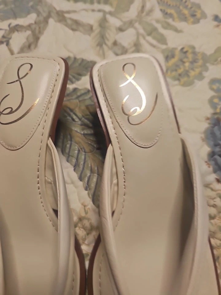 Zapatos de tacón Sam Edelman Kitten, color blanco roto talla 9,5 Foto 3 de 4