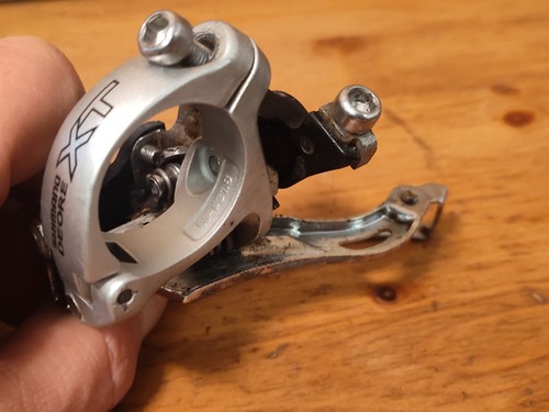 Deragliatore Anteriore Shimano Deore XT FD-M750 – Morsetto 31,8 Mm – Top Pull – Giapponese