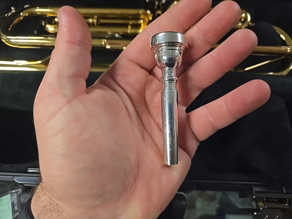 TROMPETA YAMAHA NUEVA YTR200ADII VENTAJA. Con estuche rígido Foto 4 de 4