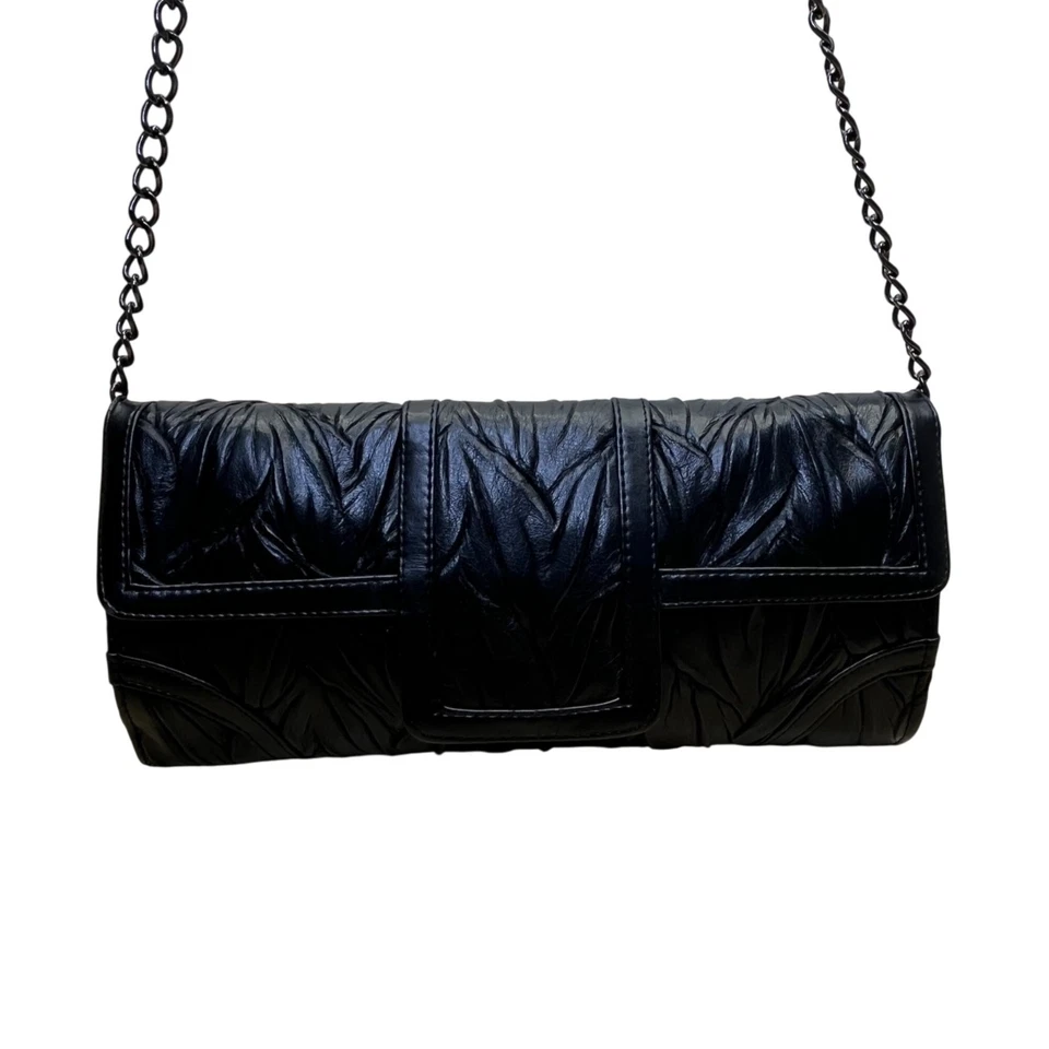 Bolso sin asas Jessica McClintock para mujer negro diseño texturizado correa de cadena noche Foto 2 de 4