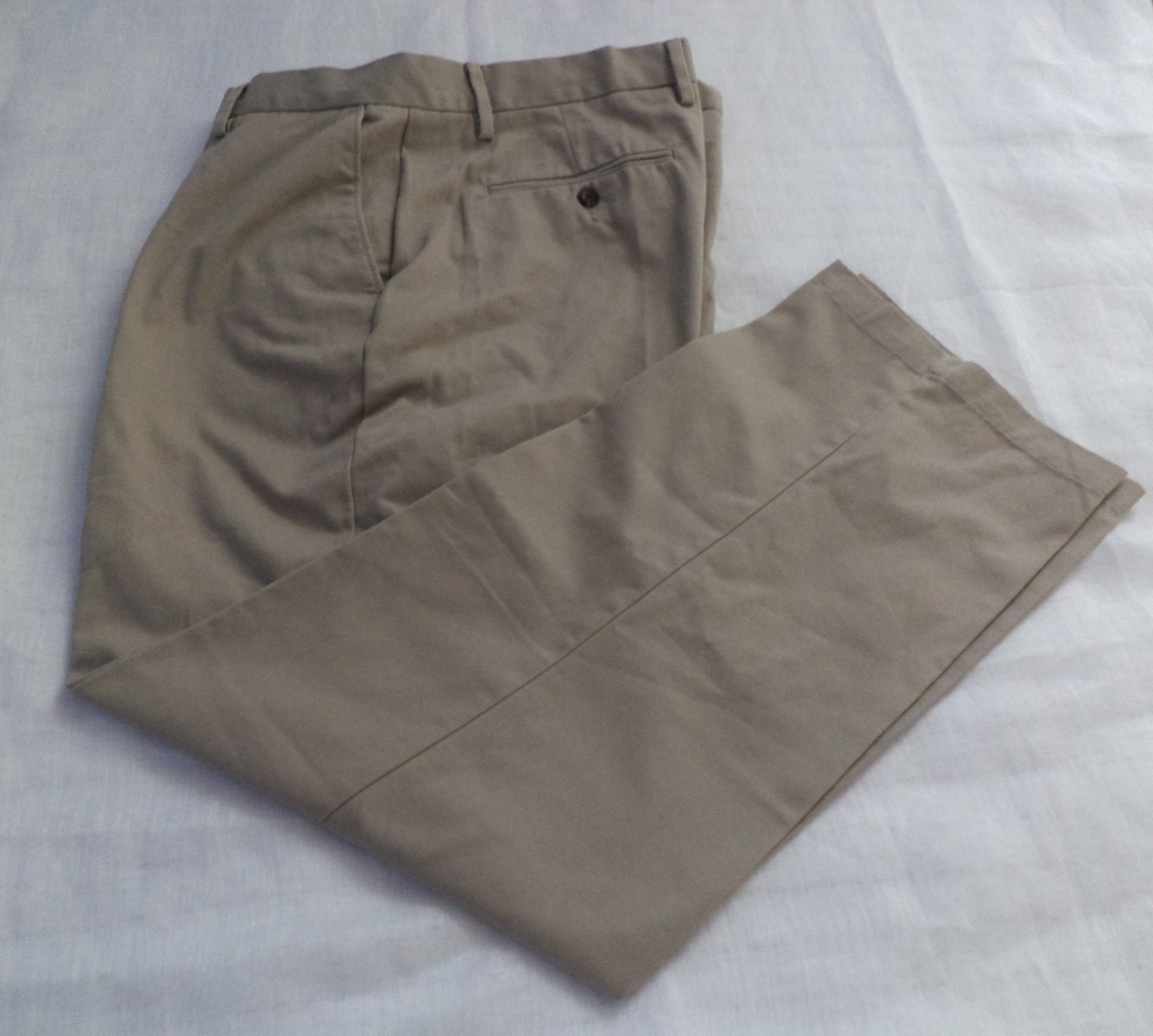 Amazon Essentials Classic Fit Flat Front Khaki Pa… - image 8