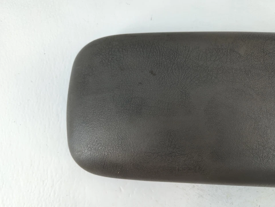 Chevrolet Trailblazer 2006-2009 consola central reposabrazos cubierta tapa negra K5IVS Foto 2 de 4