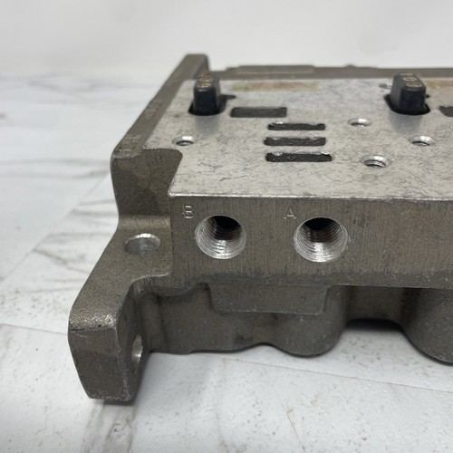 Schrader Bellows K142-077 / Pneumatic Valve Manifold Sub-base 1/2in Not - Imagen 12 de 17
