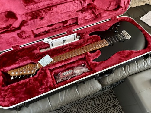 Ibanez AZ2402 Black Flat Satin ST-Style E-Gitarre inkl. Hardshell Case