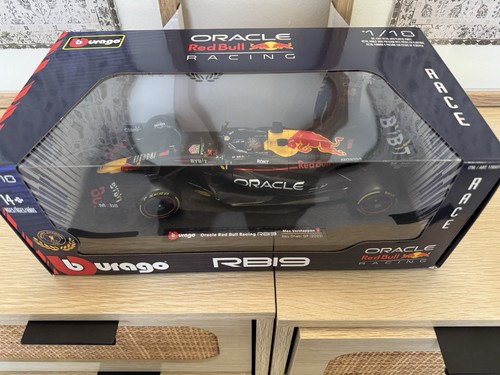Burago Red Bull RB19 #1 Verstappen Winner Austin GP 2023 1/18 18-18003#1-Austin - Picture 5 of 5