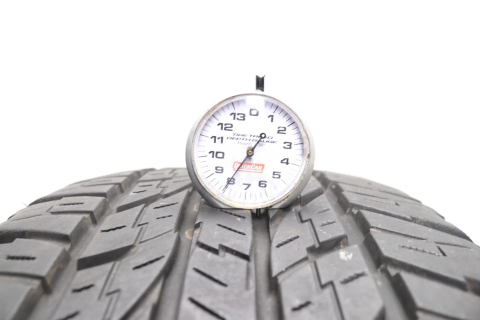 Usado 265/65R18 Yokohama Geolandar A/T G015 - 114H - 8/32 Sin reparaciones Foto 3 de 4