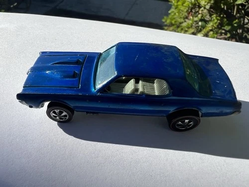 Hot  wheels Redline 68 Custom Cougar HK Blue Champagne Interior