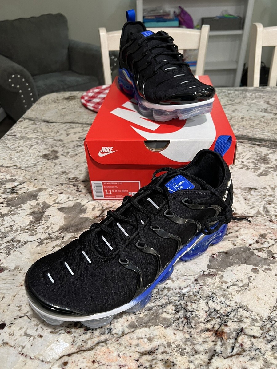 Albatha Holding Nike Vapormax Plus White Womens Sneakers Vapormax