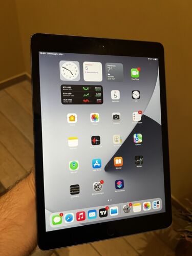 Apple iPad 8. Gen 32GB, Wi-Fi, 10,2 Zoll - Space Grau - Bild 1 von 2