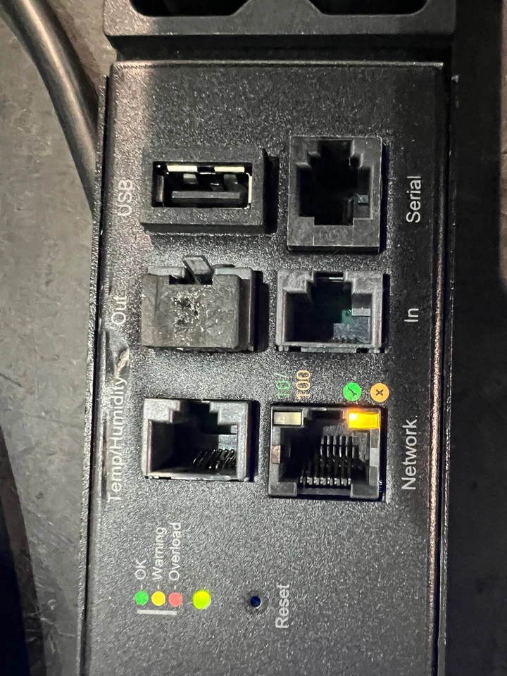 2x PDU APC AP8858NA3 Medidas 0U L6-20 4.16Kva 20A 208V 18xC13 2xC19, SIN CABLES Foto 4 de 4