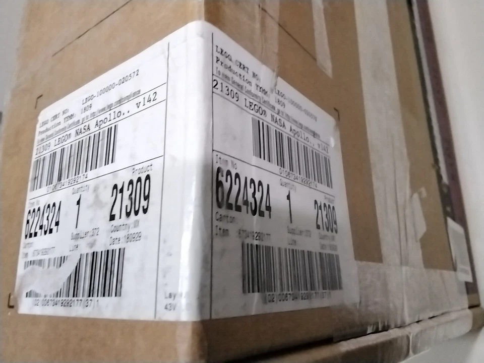 LEGO 21309 Ideas NASA Apollo Saturn V - Retired - Sealed - Next business day shi - Image 3 of 4