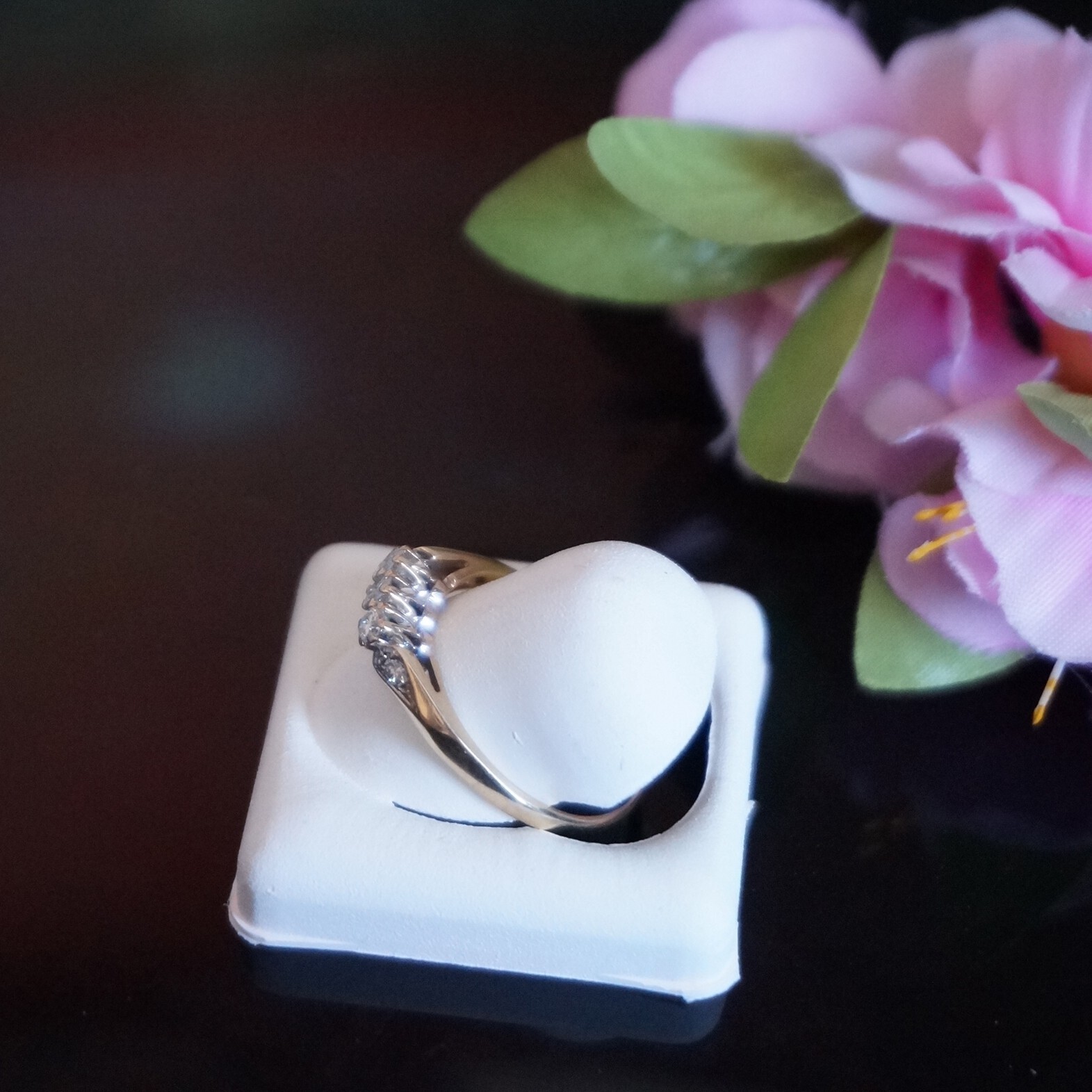 Solid 9kt Gold Solitaire diamond Ring with 0.35ct… - image 4