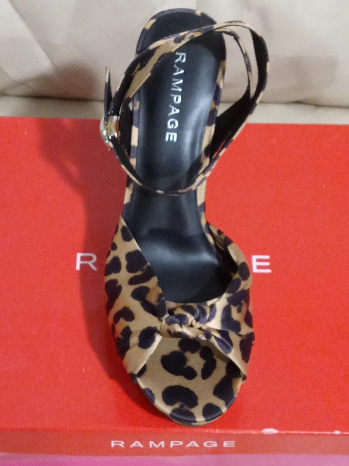 Zapatos de vestir para mujer Rampage Dayna con plataforma de leopardo talla 8 m con tiras Foto 2 de 2