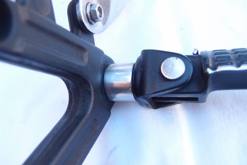 Pedana pilota sinistra con paratacco per Triumph Speed Triple 955 - Foto 5 di 6