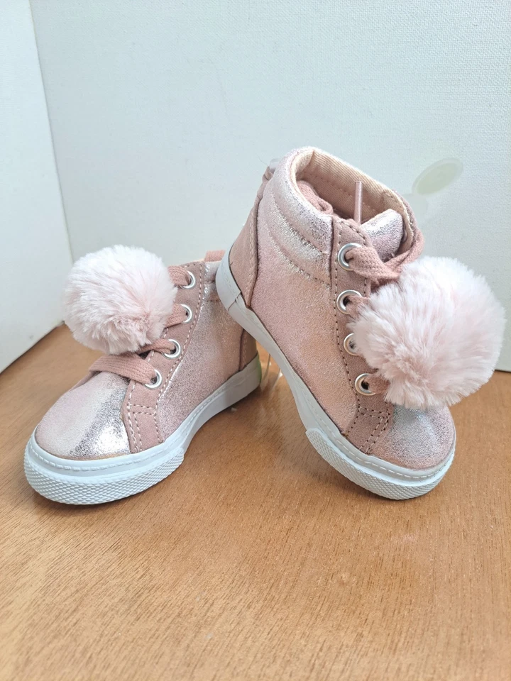Crazy8 Rosa Brillante Textil Parte Superior Alta Encaje Pom Pom Niñas Tenis Zapatos TALLA 4 Foto 3 de 4