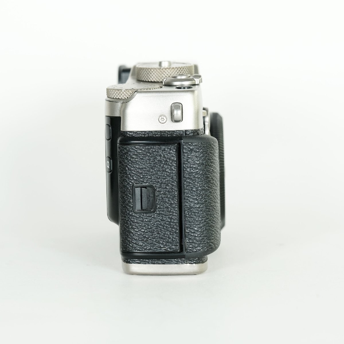 FUJIFILM X-Pro3 DR Silver/Fujifilm X Mount w/ 684 shutters