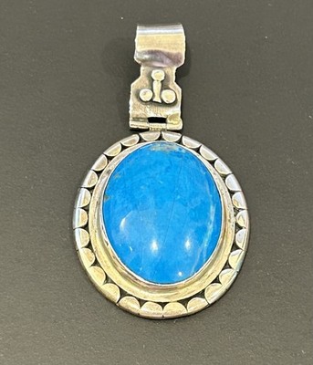 BEAUTIFUL LARGE STERLING SILVER + TURQUOISE STONE PENDANT, 24 G OF 925