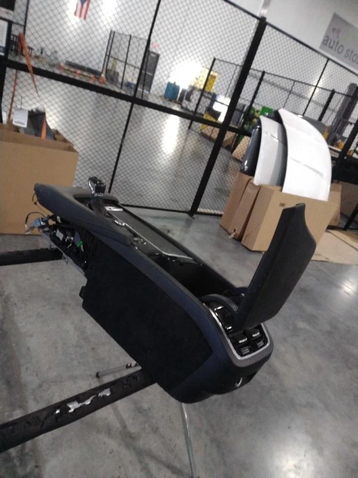 Consola piso delantero compatible con 17-22 VOLVO V90 572610 Foto 2 de 4