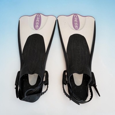 Cressi Rondine Palau Snorkel Fins (Size S/M) + 2 Pairs Neoprene Socks & Bag