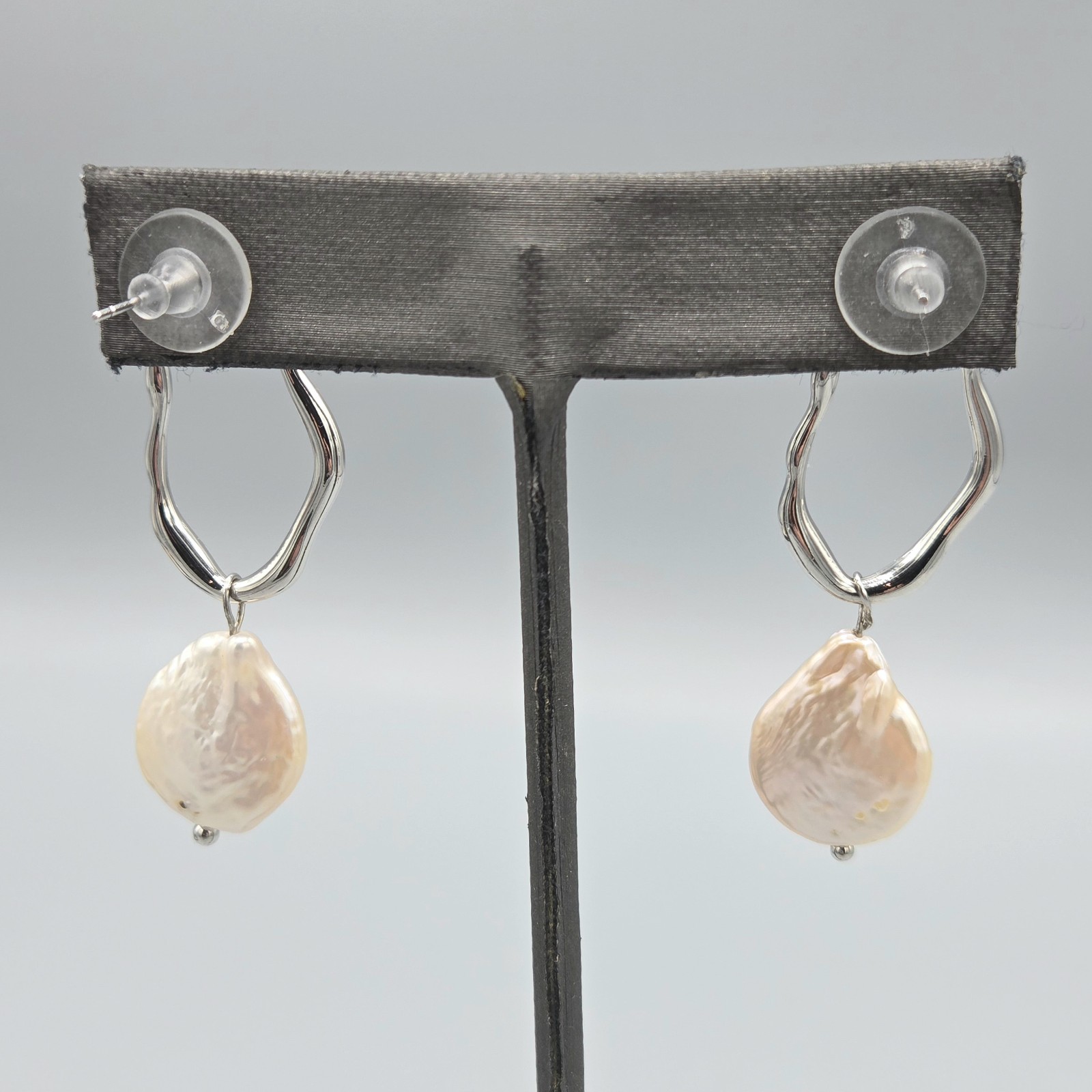 Sterling Silver Hammered Abstract Loop White Baro… - image 7