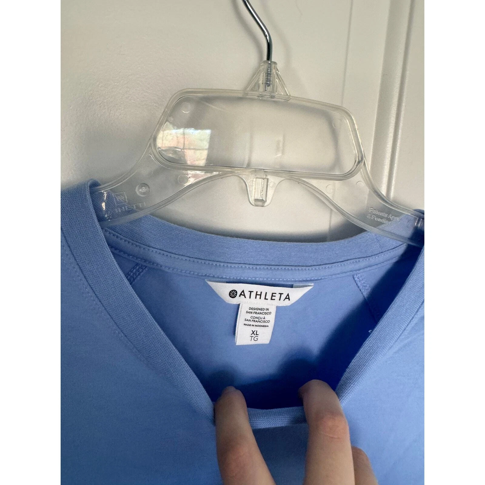 athleta effortless athleisure stretchy gym shirt
