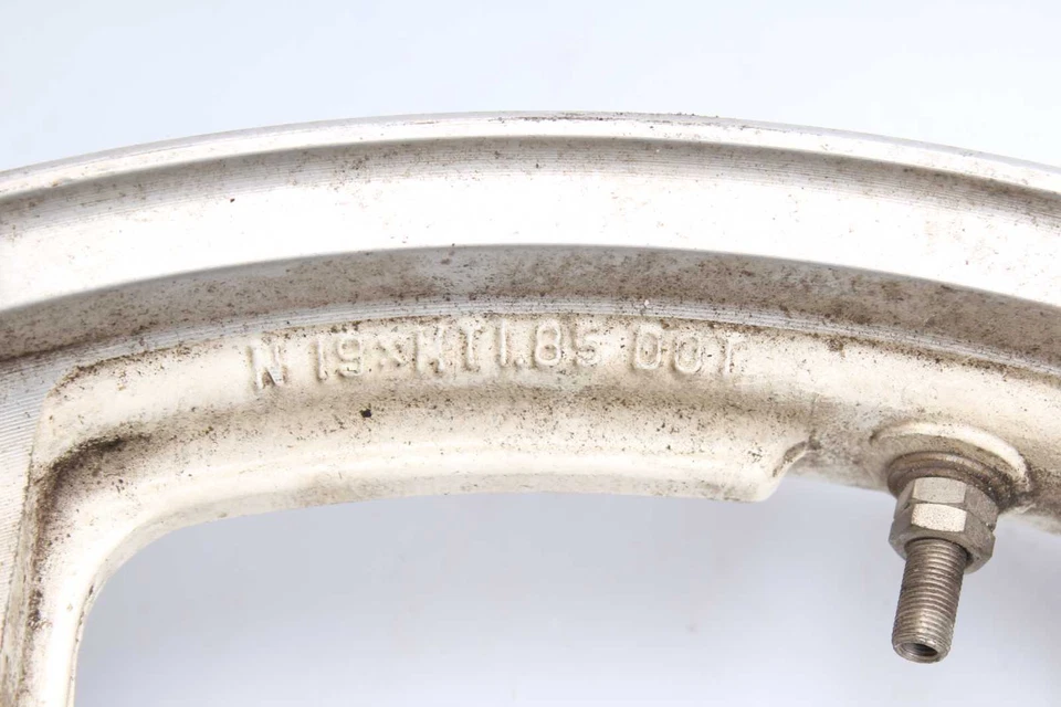 Llanta rueda delantera suzuki gs 550 em katana gs550m 81-83 Foto 4 de 4