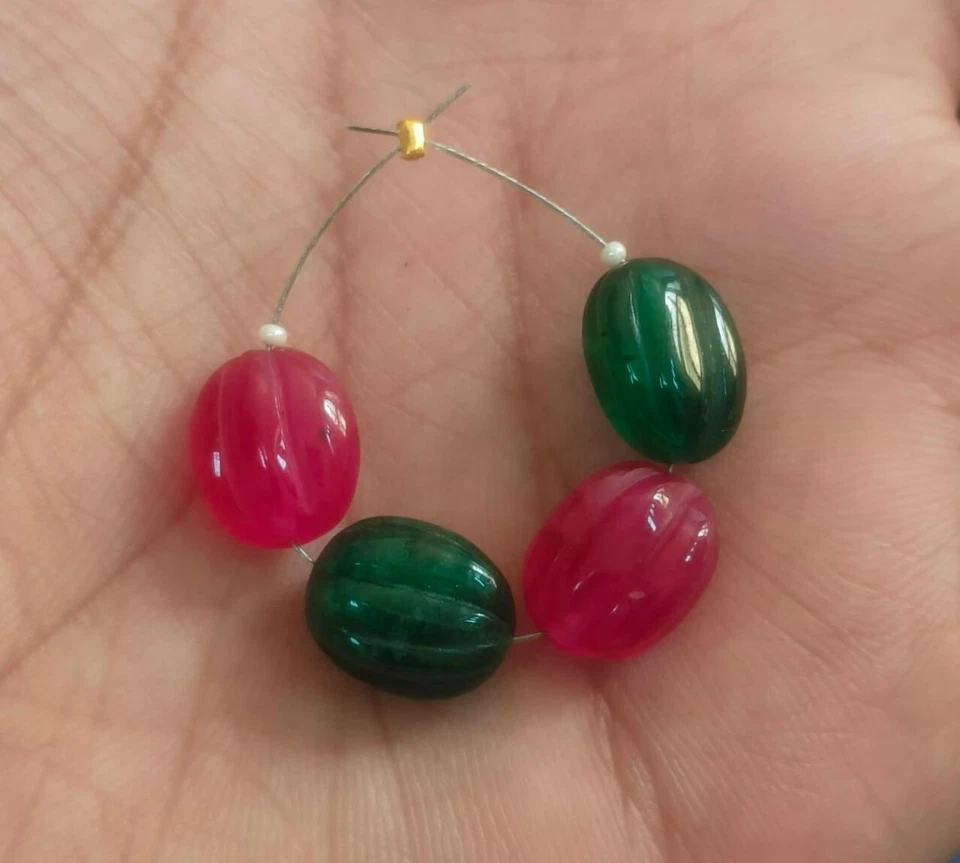 Esmeralda y Rubí Teñido Suelto Tallado Corindón Cuentas Ovaladas Piedras Preciosas 11-12 mm 4 piezas Foto 2 de 4