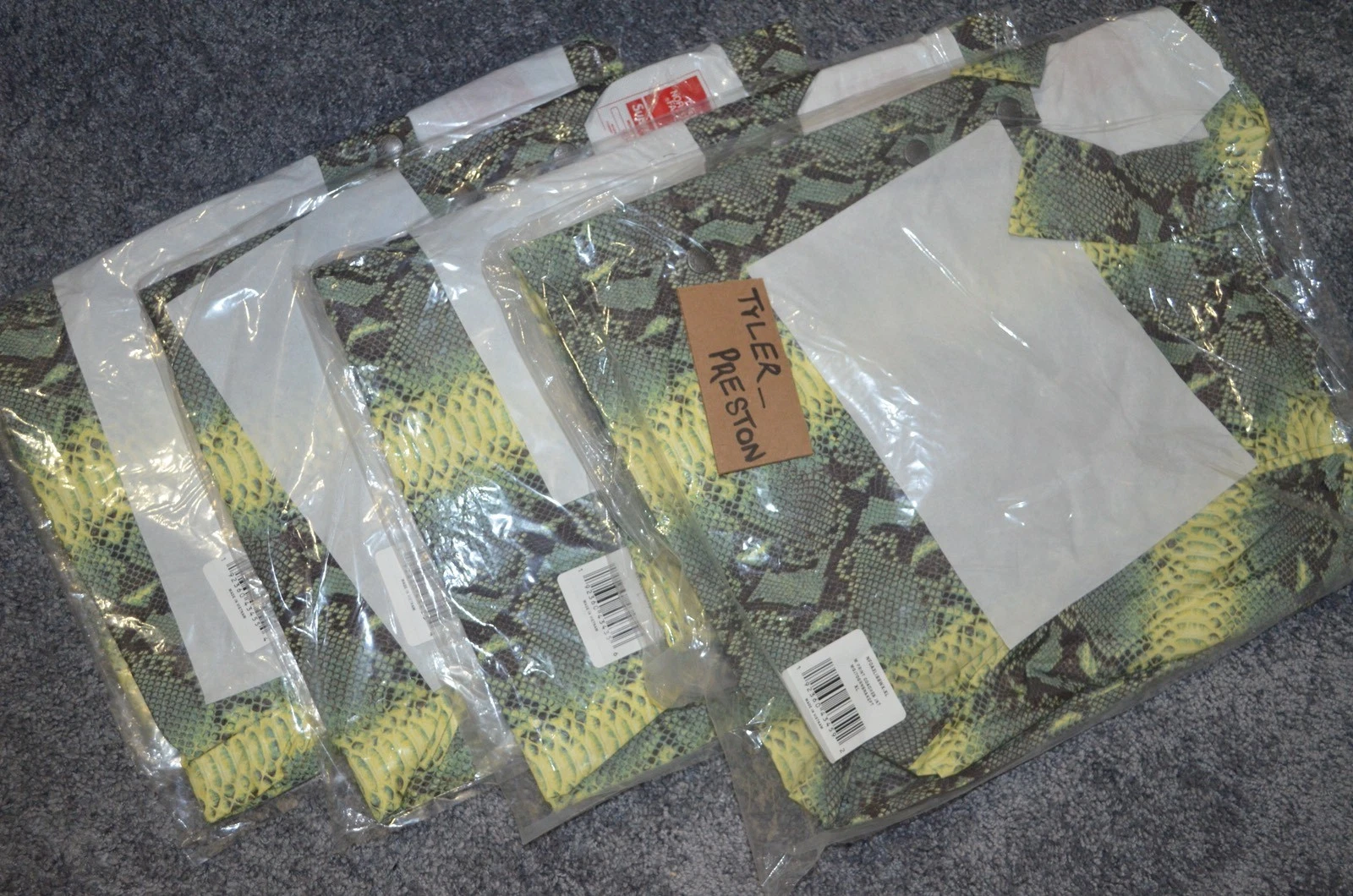 Veste en peau de serpent Supreme TNF verte SS18 CDG S logo pour chat deck tente raide tee