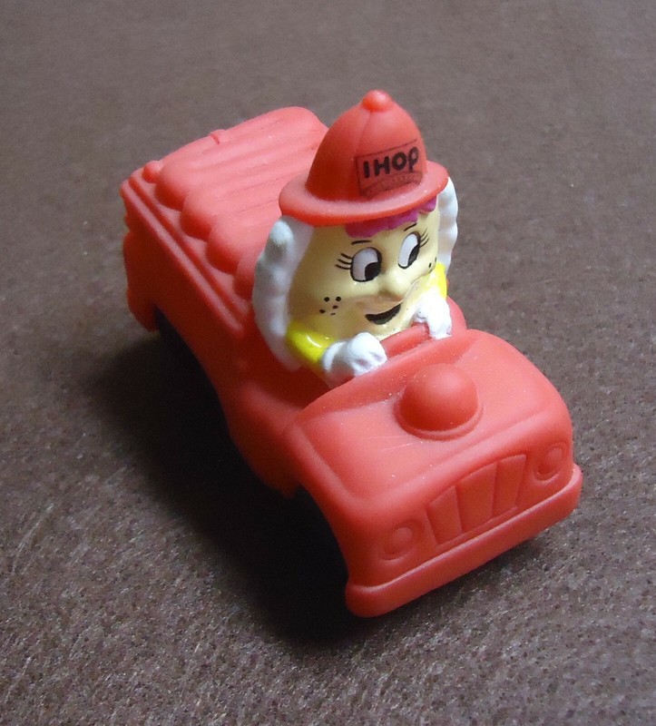 1997 Ihops Cynthia Cinnamon Apple in fire truck