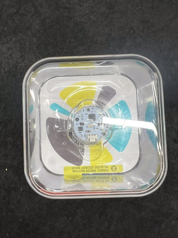 Ozobot Bit, White OzOSkin, Carrying Pod, OzoUSB, Ozo Cards, NEW - Image 2 of 4