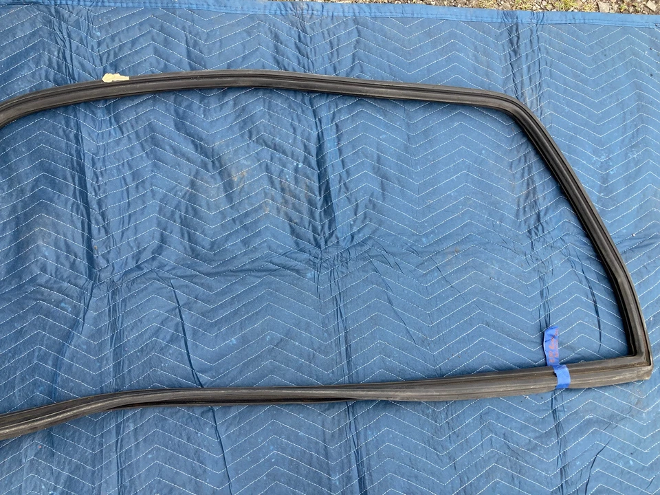 1982-1994 BMW E30 318i 325i Rear Window Gasket Seal Weatherstripping #2256M - Image 4 of 4