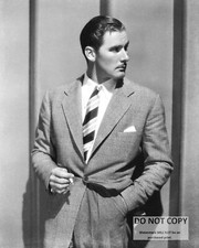 FOTO PUBLICITARIA ACTOR ERROL FLYNN - 8X10 (AA-928)