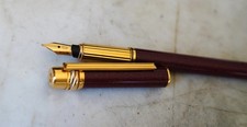 STYLO PLUME CARTIER MUST EN LAQUE ROUGE GRANIT - PLUME EN OR MASSIF 18 CARATS