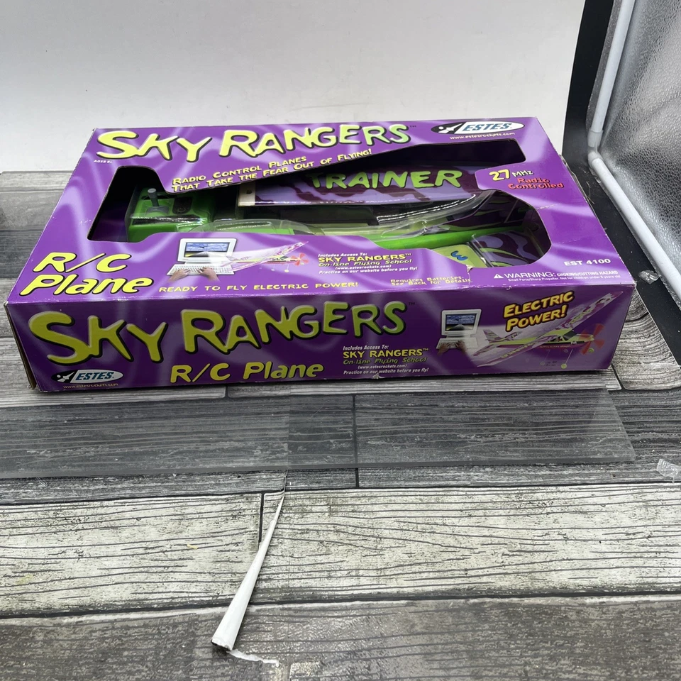 Estes Sky Rangers Green Trainer R/C Airplane, 27 MHz, EST 4100 {137}. - Image 3 of 4
